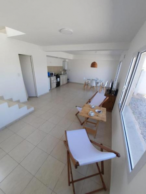 Dúplex con patio y parrilla en Terrazas del Sol